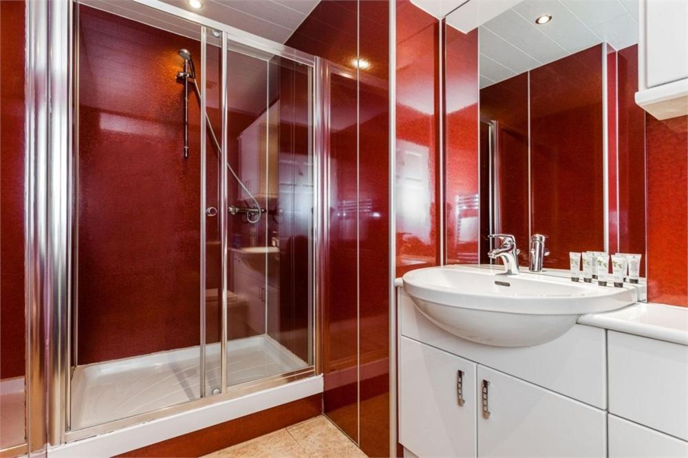 Chapel Street 42B First Floor 1-Bedroom Apartment, Aberdeen City Center Esterno foto